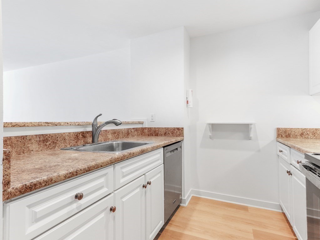 183 Oak Street, Unit 304 Newton, MA 02464 - Photo 11 of 24