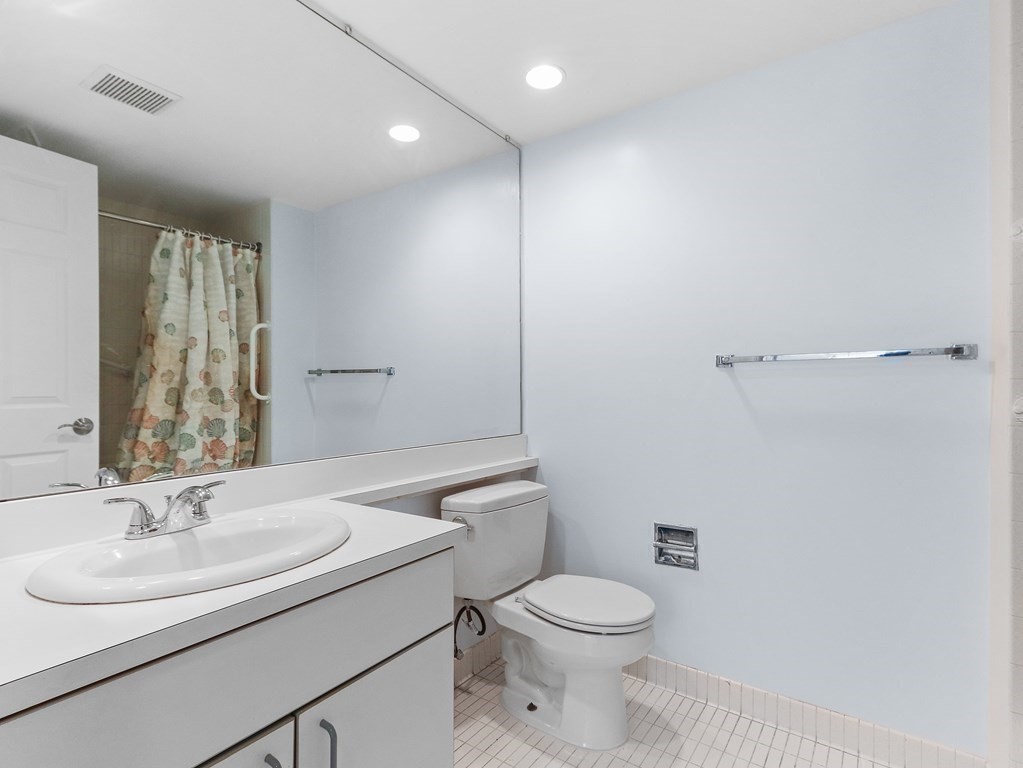 183 Oak Street, Unit 304 Newton, MA 02464 - Photo 12 of 24
