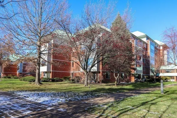 $3,650 | 183 Oak Street, Unit 304, Newton, MA 02464