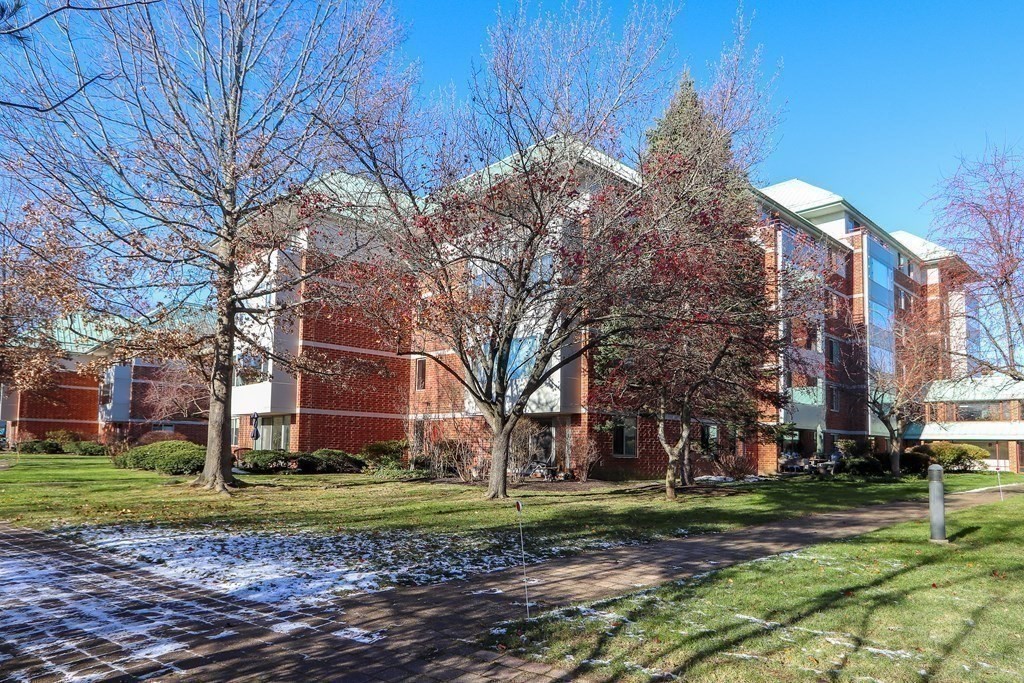 183 Oak Street, Unit 304 Newton, MA 02464 - Photo 23 of 24