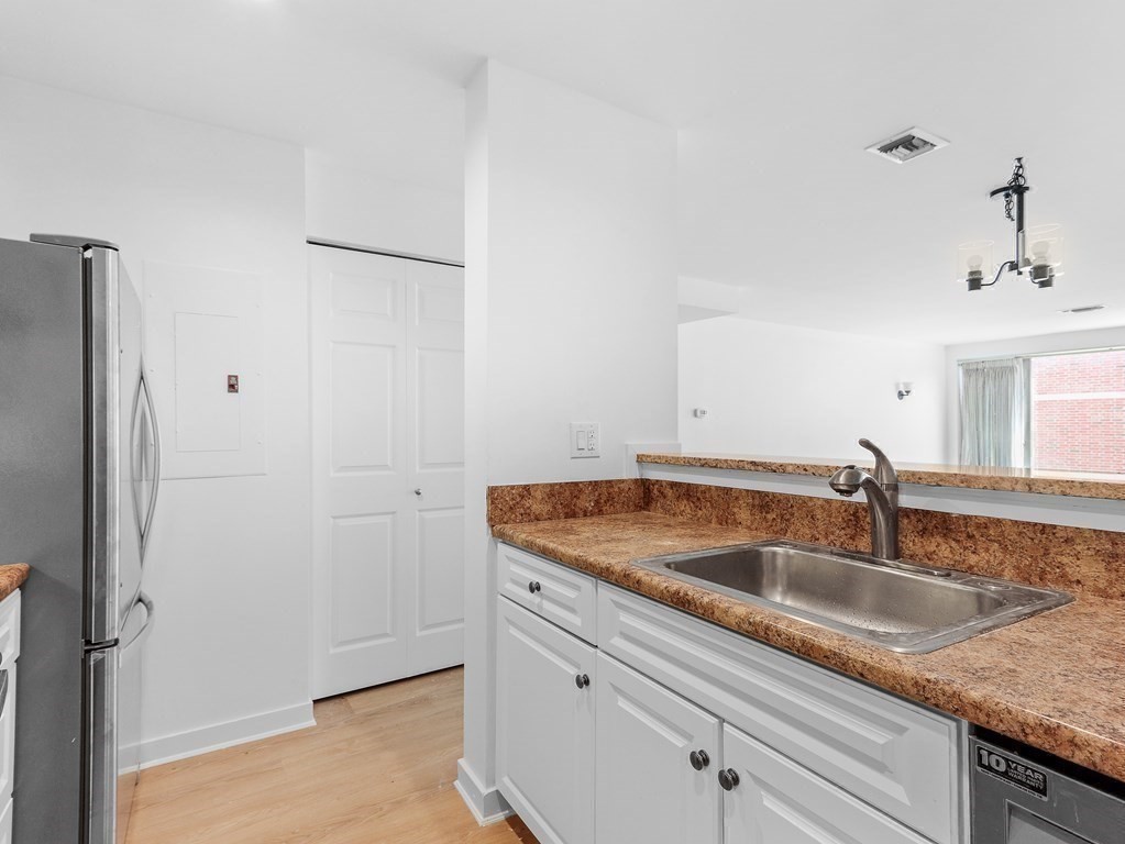 183 Oak Street, Unit 304 Newton, MA 02464 - Photo 10 of 24