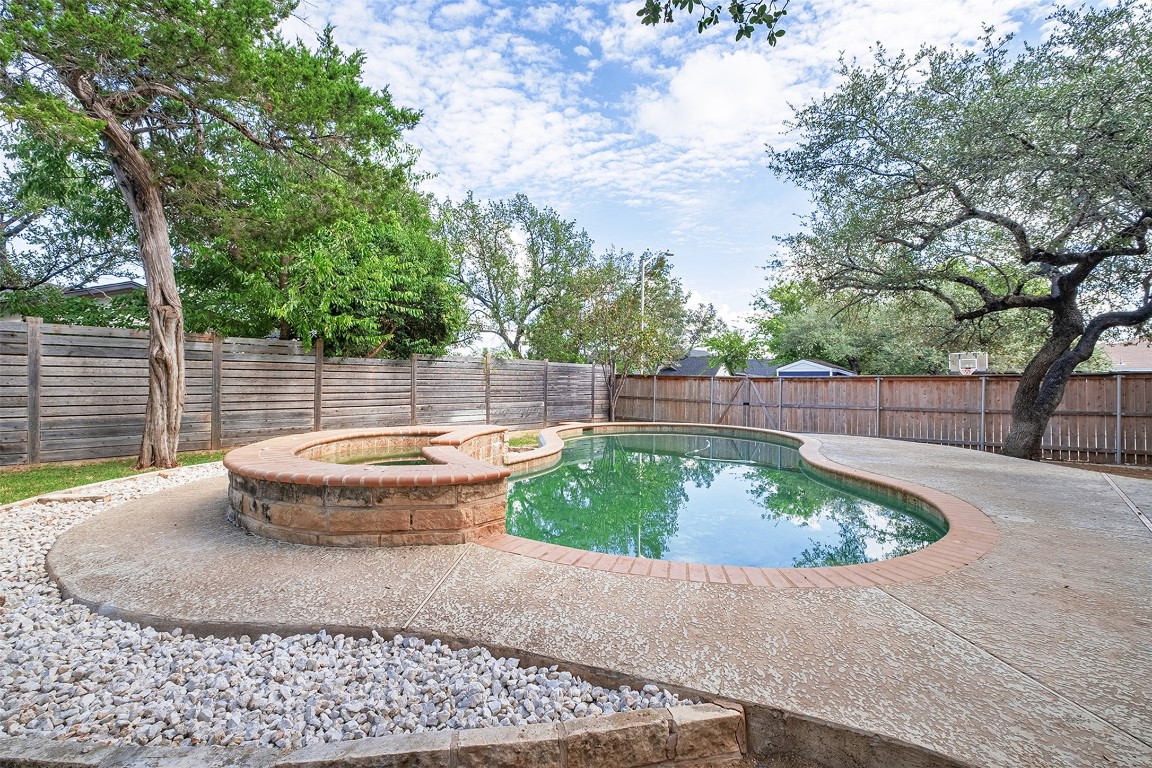 2101 Bridal Path Cedar Park, TX 78613 - Photo 36 of 38 a view of a bathtub in a yard