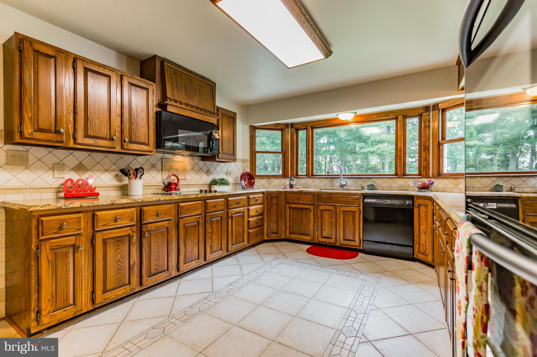 1808 Hatfield Road Huntingtown, MD 20639 - Photo 9 of 30 Gourmet Kitchen