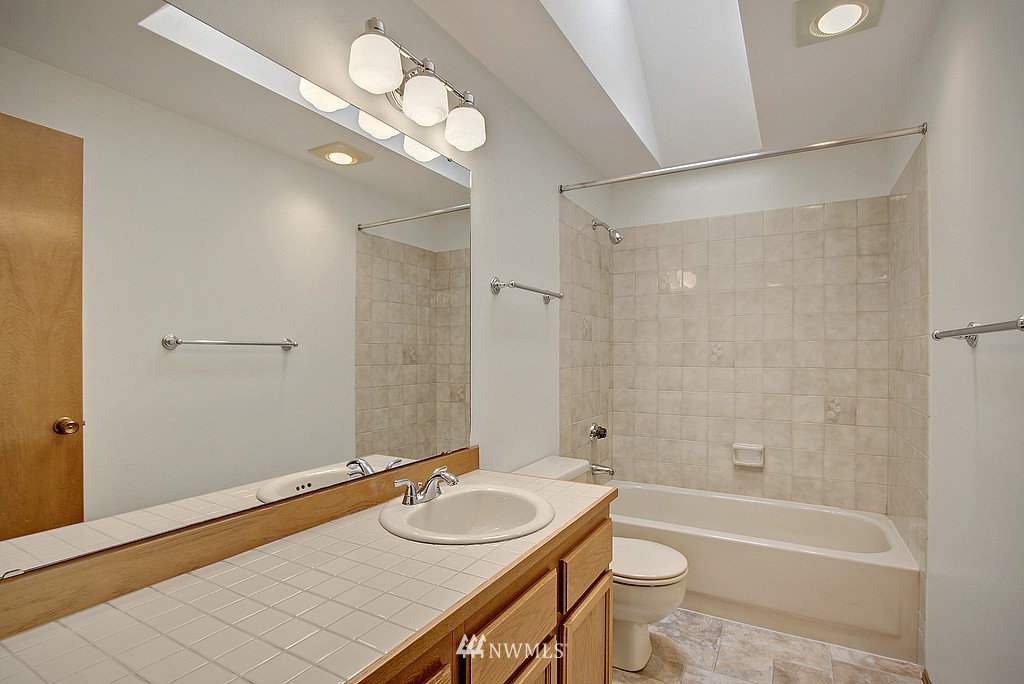 13309 Southeast 196th Street Renton, WA 98058 - Photo 11 of 19 Gallery Image 11