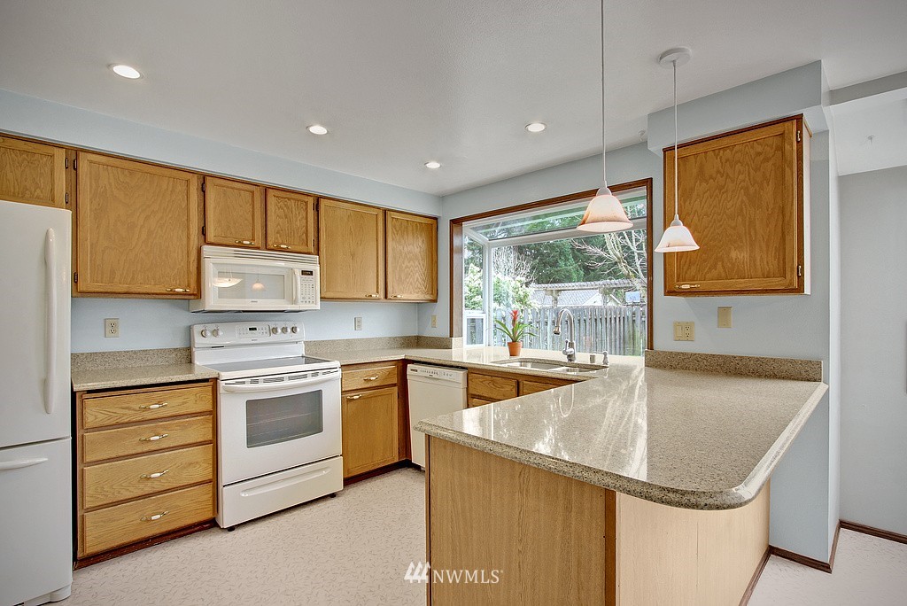 13309 Southeast 196th Street Renton, WA 98058 - Photo 5 of 19 Gallery Image 5