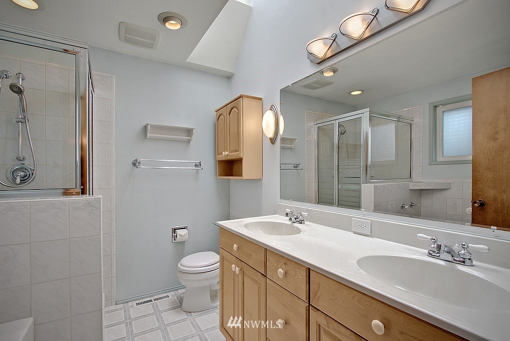 13309 Southeast 196th Street Renton, WA 98058 - Photo 9 of 19 Gallery Image 9