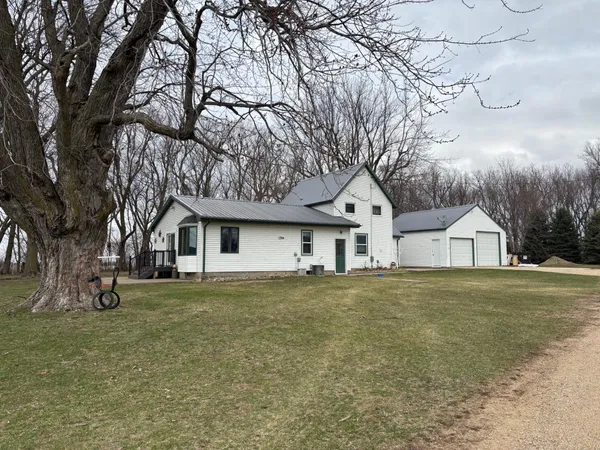 $324,500 | 25782 180th Street, Reading, MN 56165