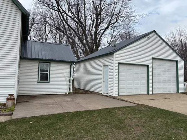 $324,500 | 25782 180th Street, Reading, MN 56165