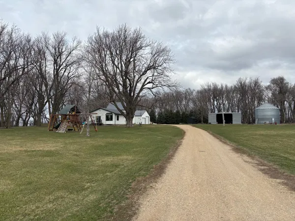 $324,500 | 25782 180th Street, Reading, MN 56165