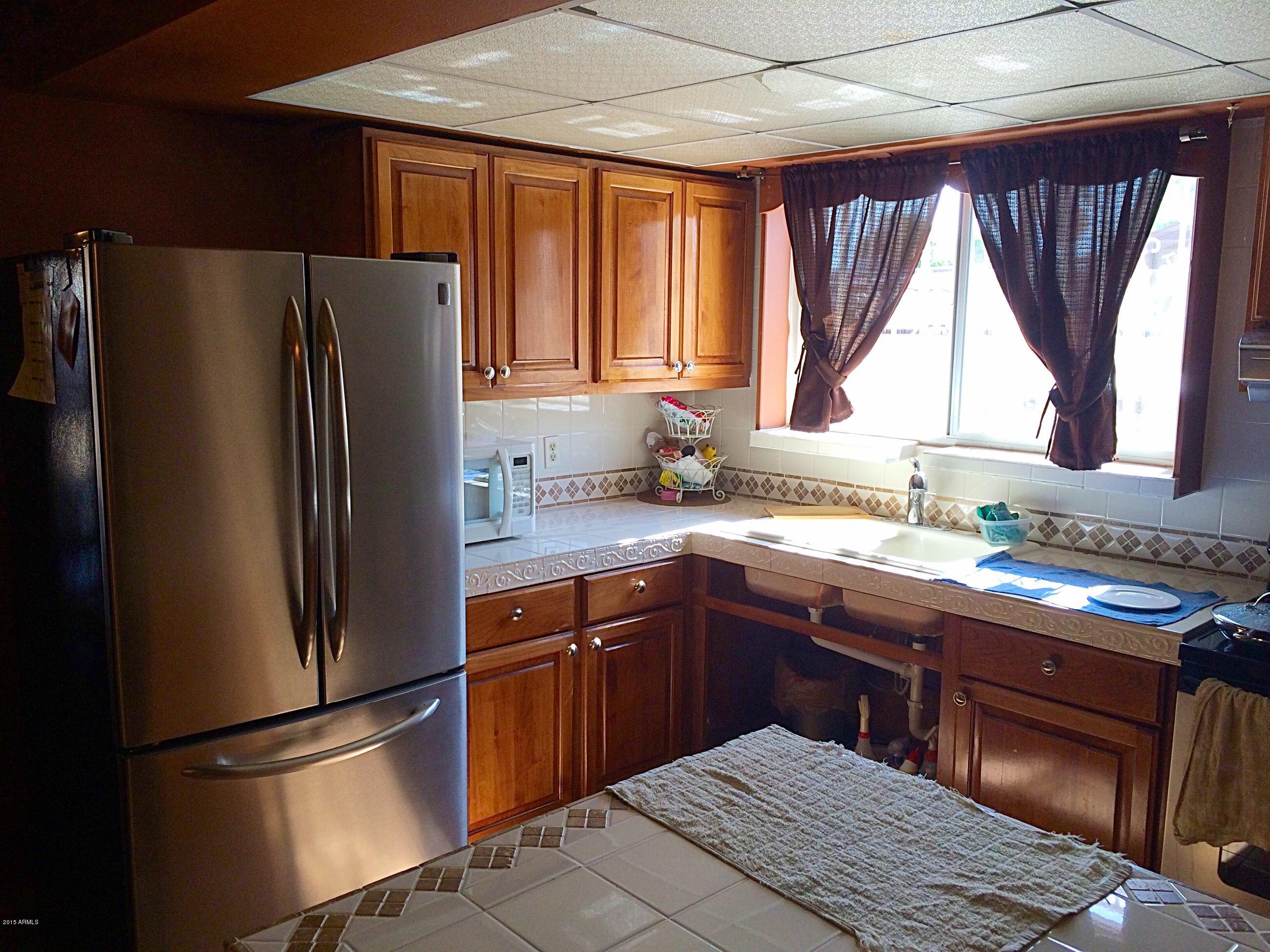 8235 West Piccadilly Road Phoenix, AZ 85033 - Photo 7 of 14 GetFileAttachment (8)