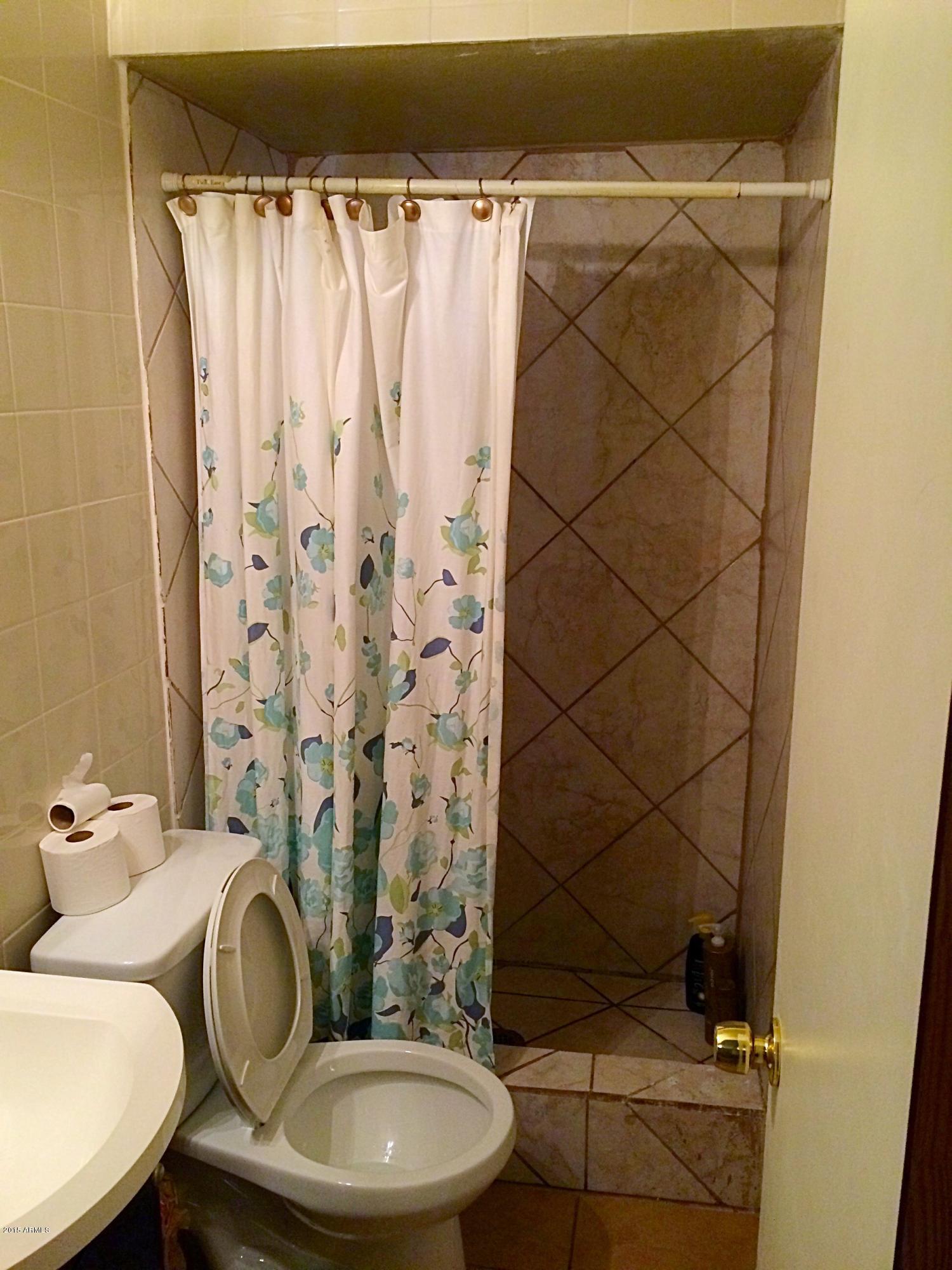 8235 West Piccadilly Road Phoenix, AZ 85033 - Photo 9 of 14 GetFileAttachment (10)