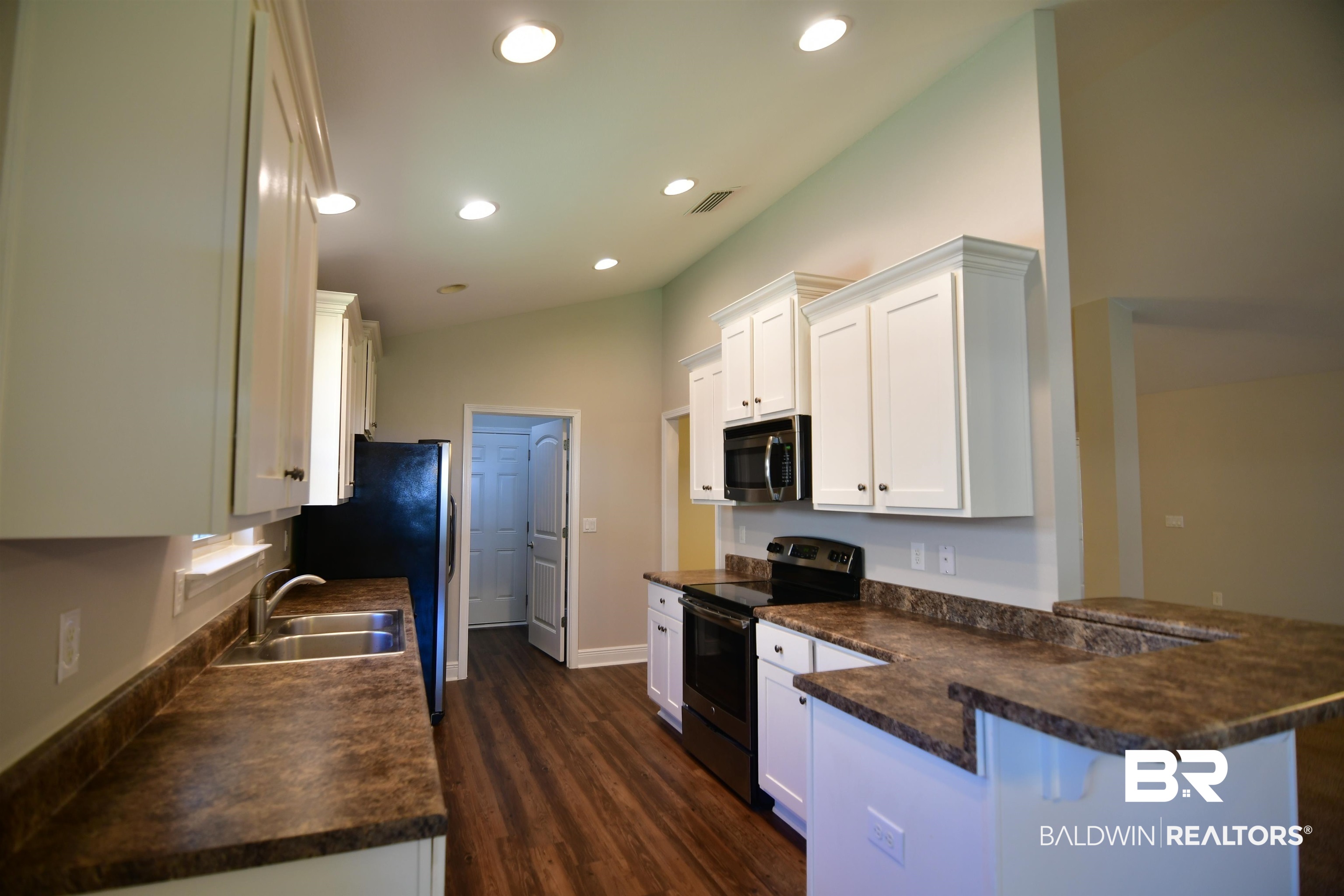 281 Wyatt Court Foley, AL 36535 - Photo 9 of 38