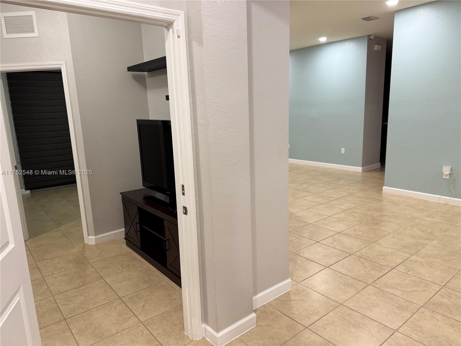 3517 Southeast 4th Street Homestead, FL 33033 - Photo 33 of 44