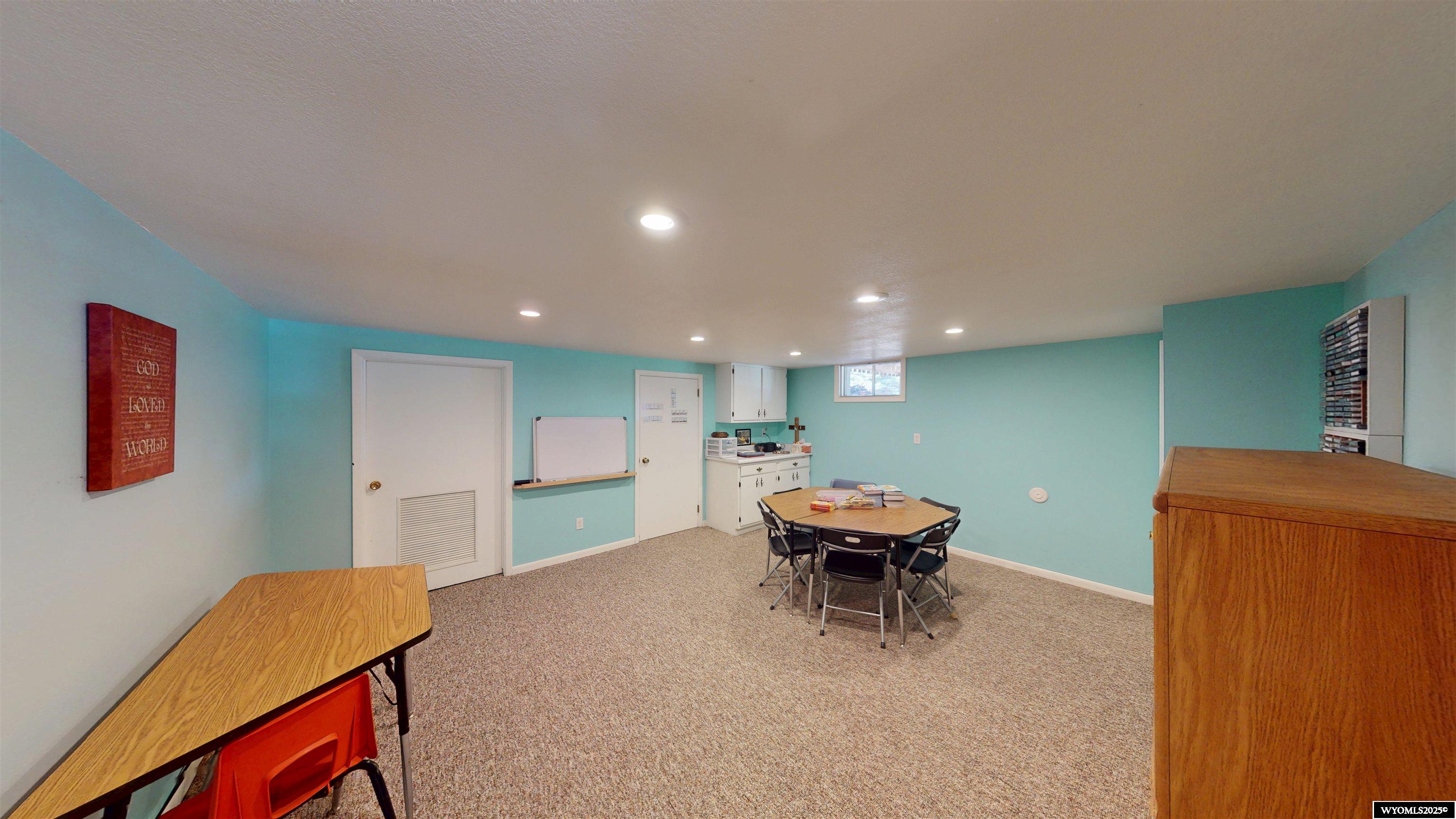 1430 Riverview Road Riverton, WY 82501 - Photo 11 of 49