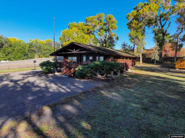 $347,500 | 1430 Riverview Road, Riverton, WY 82501