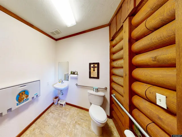 $347,500 | 1430 Riverview Road, Riverton, WY 82501