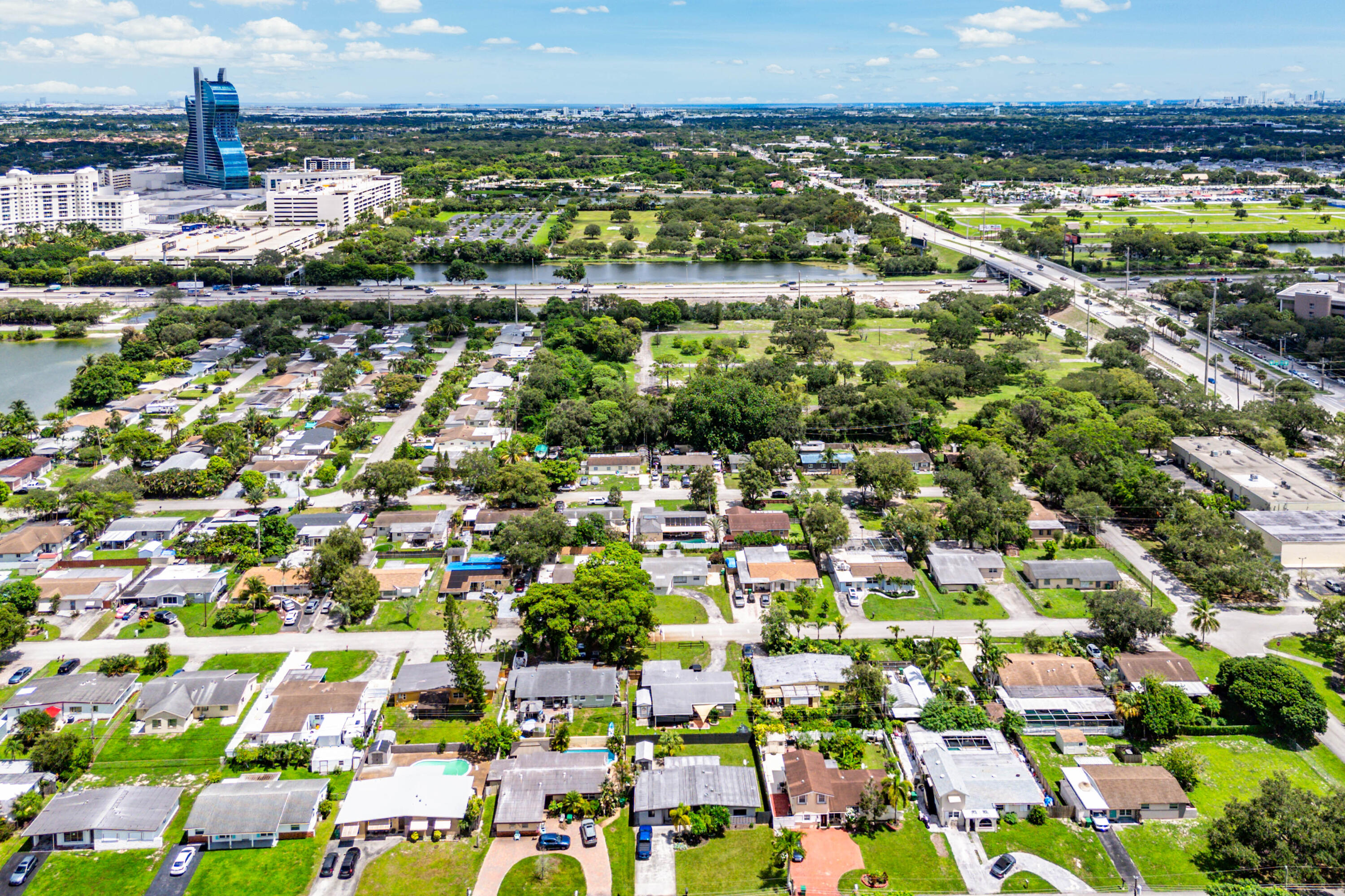 5811 Southwest 53rd Terrace Davie, FL 33314 - Photo 28 of 31