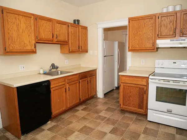 $5,000 | 223 St Paul Street, Unit 2, Brookline, MA 02446