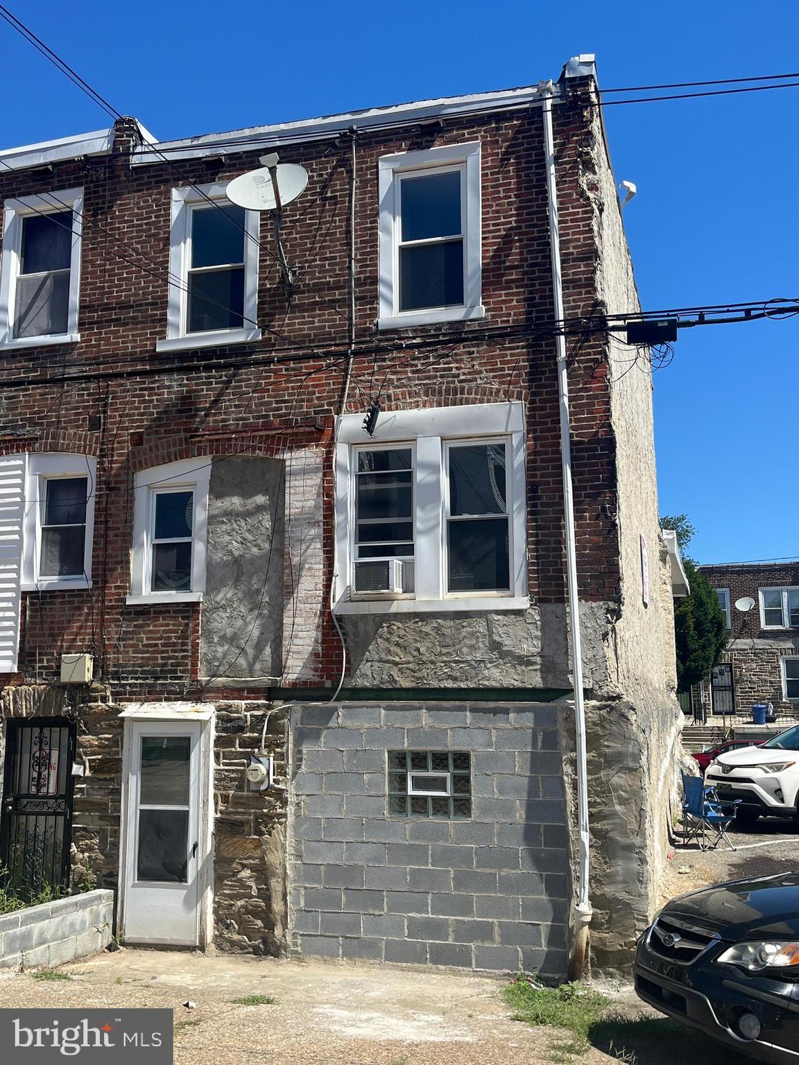 4634 Fernhill Road Philadelphia, PA 19144 - Photo 3 of 35 Gallery Image 3