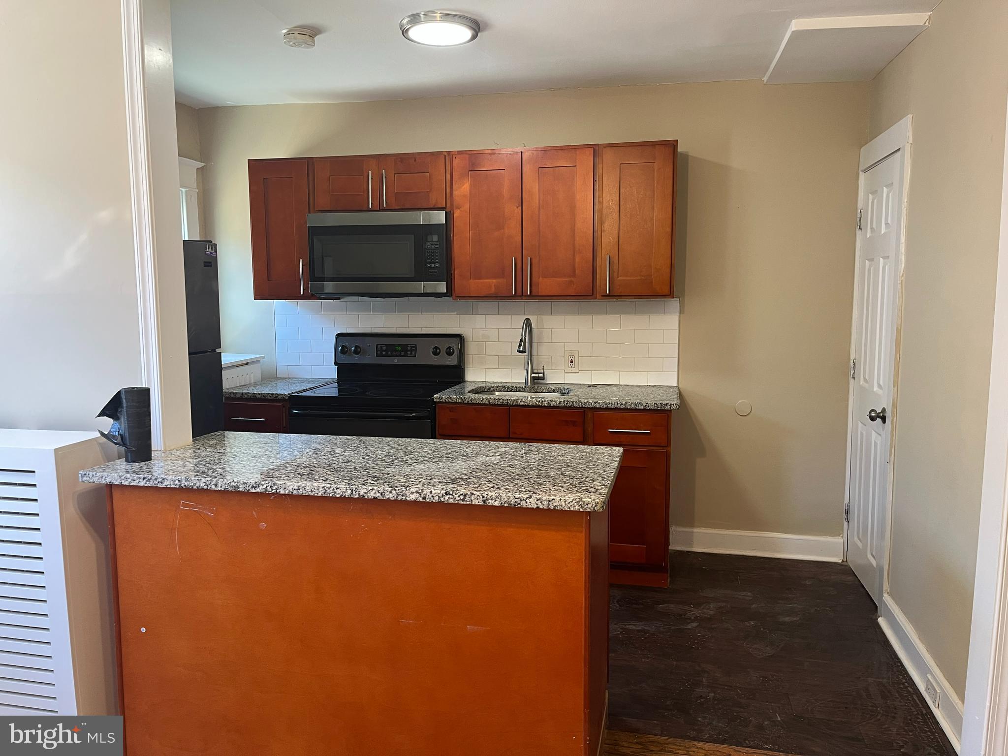 4634 Fernhill Road Philadelphia, PA 19144 - Photo 8 of 35 Gallery Image 8