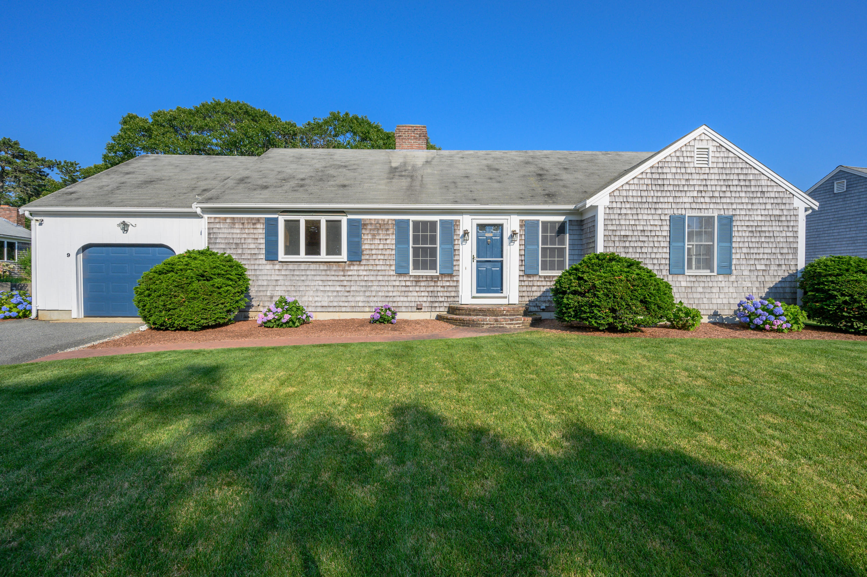 9 Raneo Way Harwich, MA 02645 - Photo 2 of 32 DSC_5055