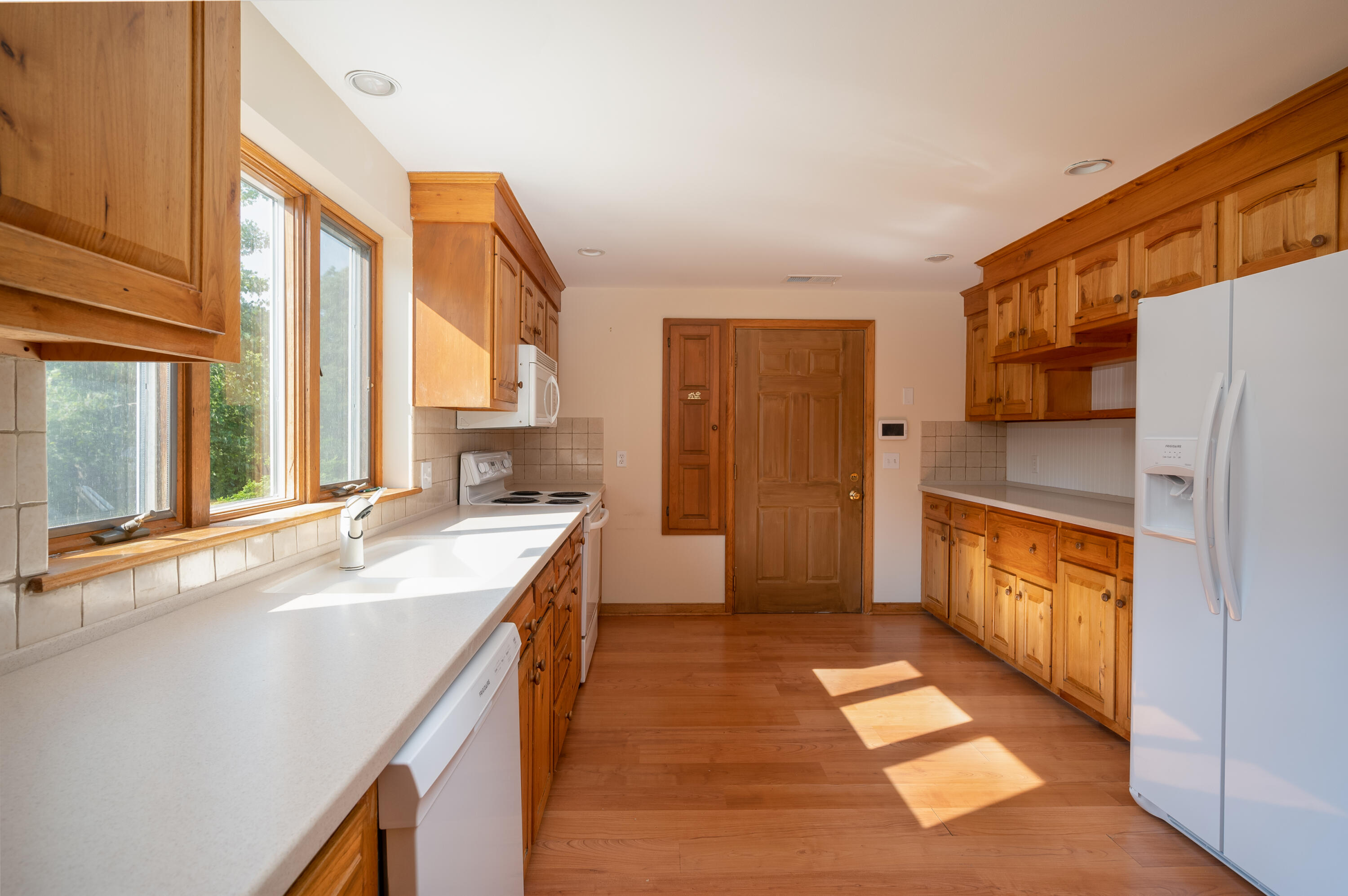 9 Raneo Way Harwich, MA 02645 - Photo 6 of 32 DSC_4950-Edit