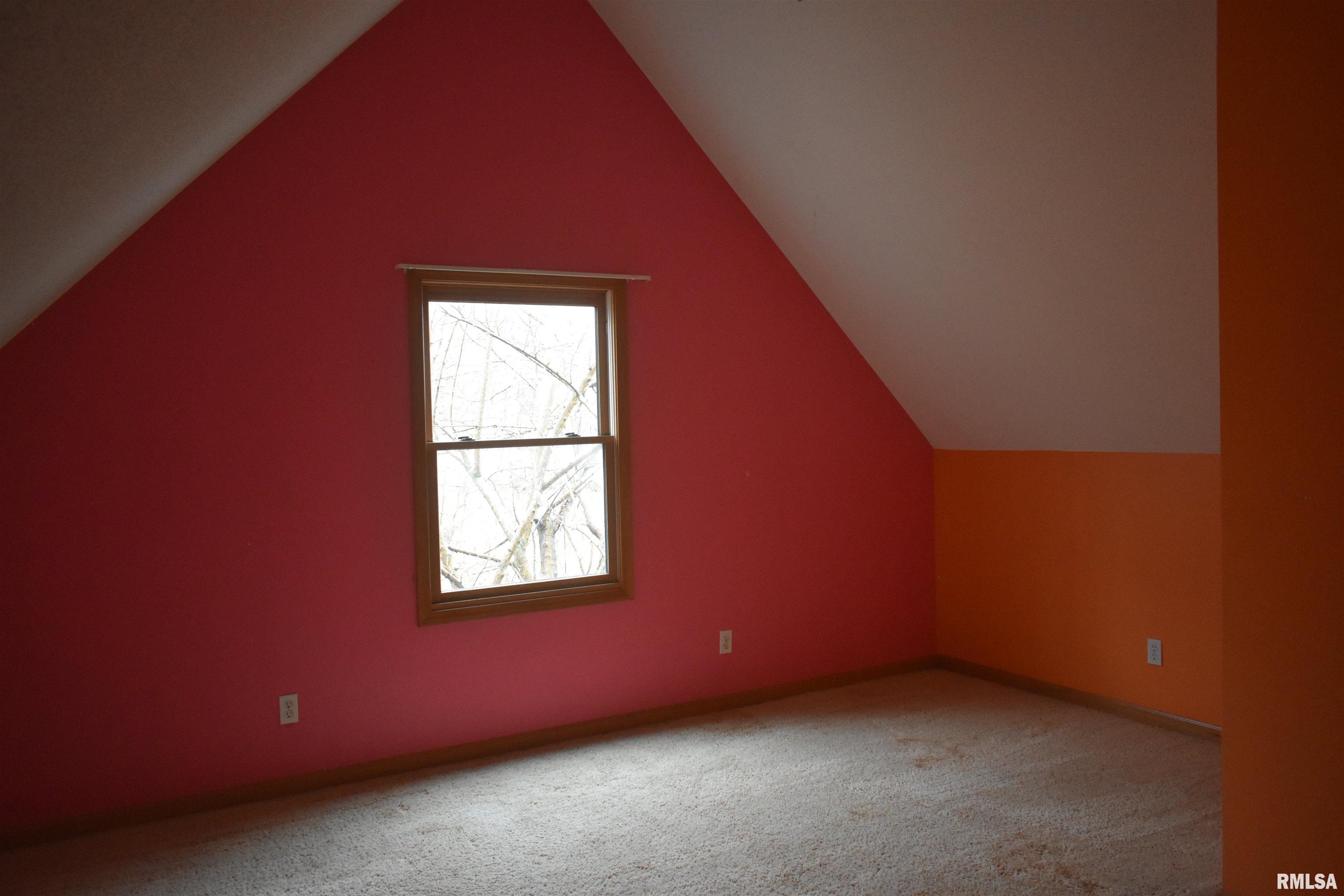 8902 Vfw Road Worden, IL 62097 - Photo 13 of 43