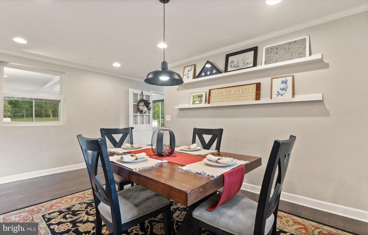 23280 Dover Road Middleburg, VA 20117 - Photo 12 of 64 Dedicated dining area.