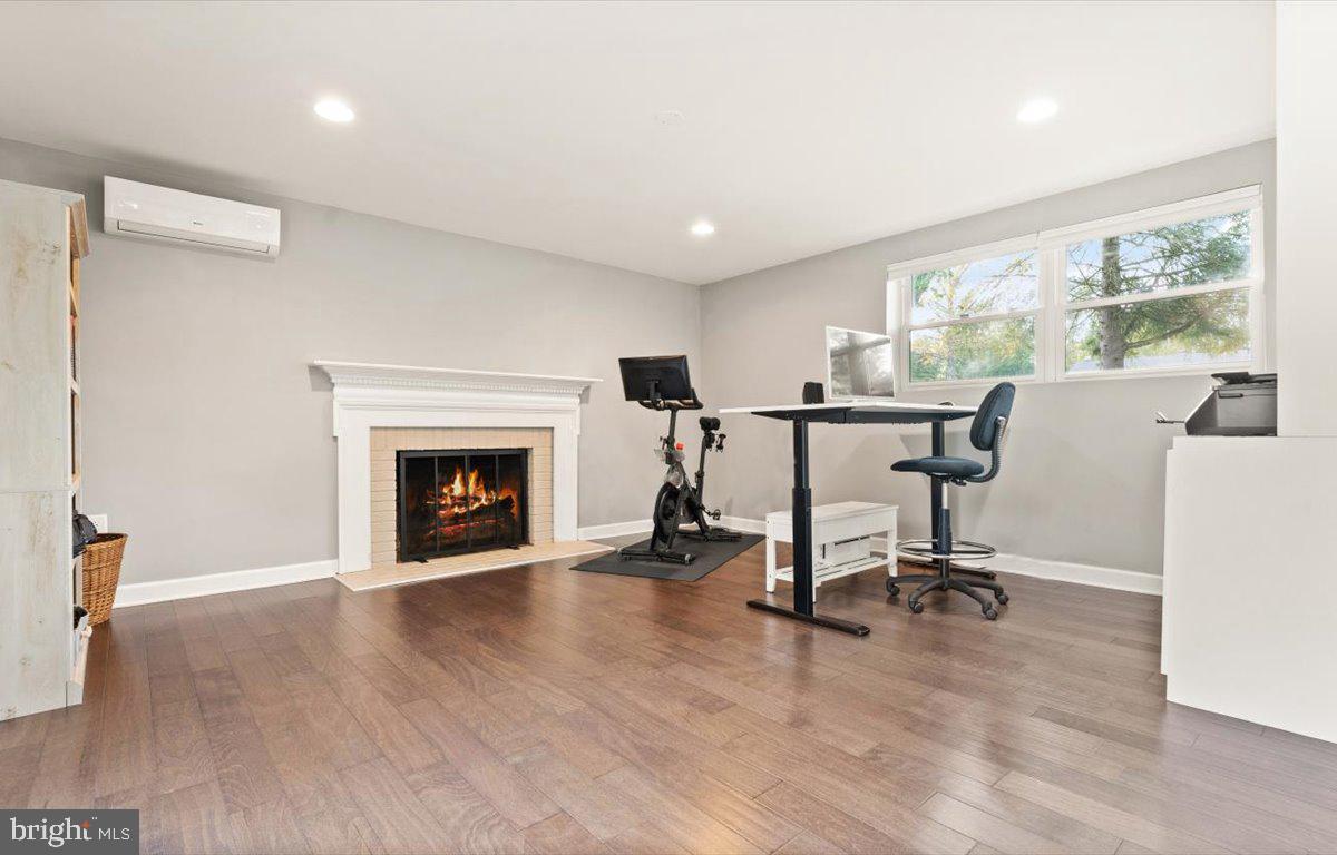 23280 Dover Road Middleburg, VA 20117 - Photo 24 of 64 Office or a potential 4th bedroom with fireplace.