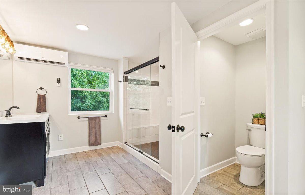 23280 Dover Road Middleburg, VA 20117 - Photo 32 of 64 Great tile wok, large shower, and private toilet.