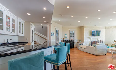 $16,850,000 | 30760 Broad Beach Road, Malibu, CA 90265