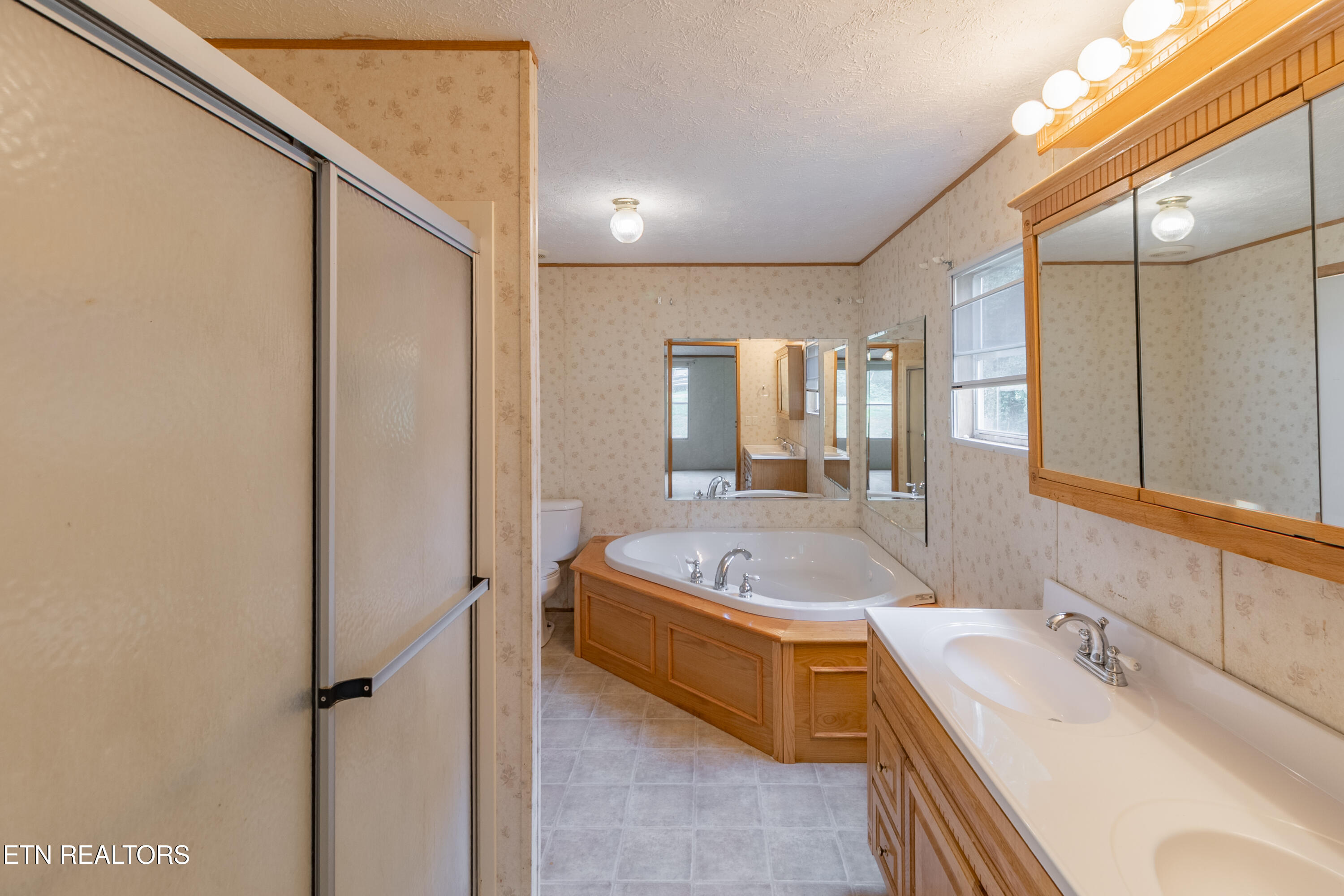 159 Cutters Lane Clinton, TN 37716 - Photo 6 of 34 _D5A8353-HDR
