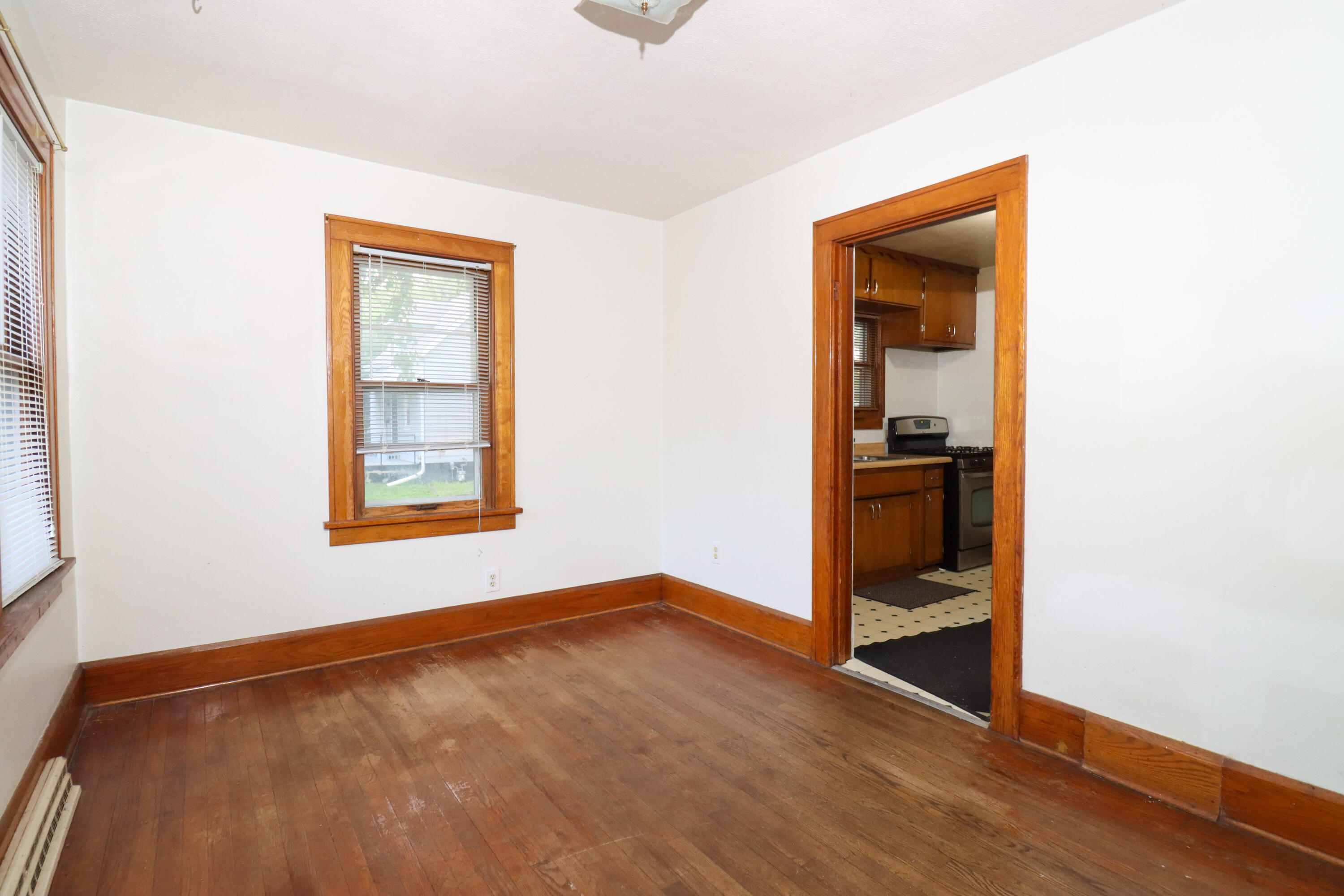 1512 Virginia Street Racine, WI 53405 - Photo 4 of 20 1512 Virginia St Racine WI 53405-8