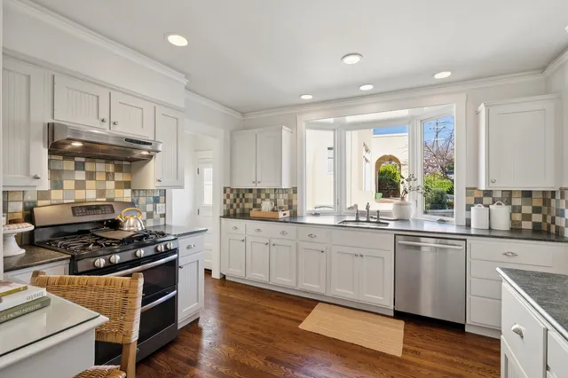 $2,289,000 | 1111 Winsor Avenue, Piedmont, CA 94610