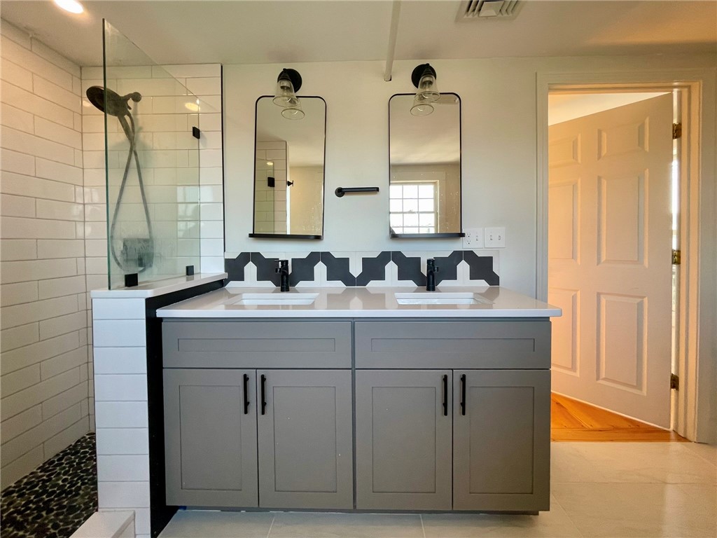 5 John Street, Unit 2 Bristol, RI 02809 - Photo 12 of 18