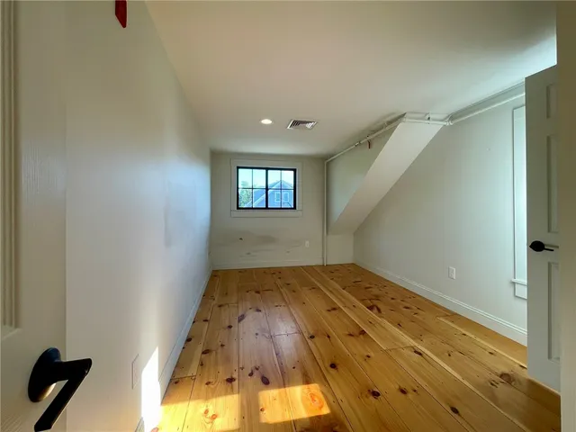 $3,000 | 5 John Street, Unit 2, Bristol, RI 02809