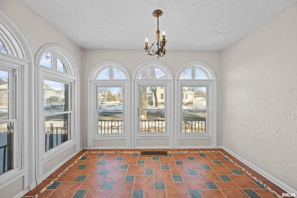 a view of an entryway of the house