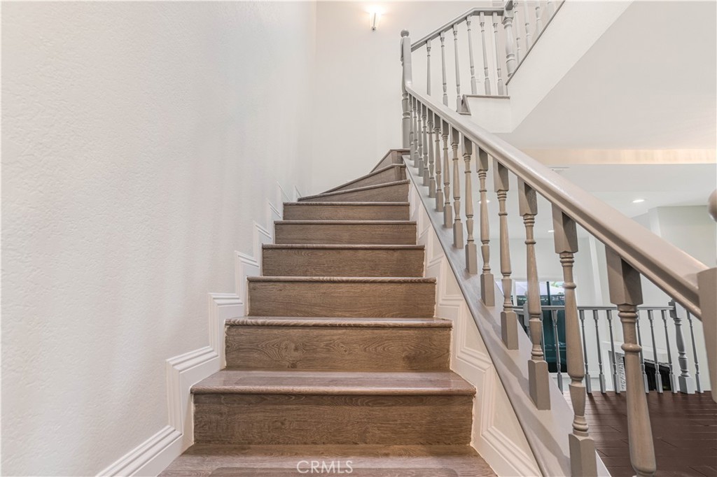 415 East Mission Road, Unit 12 Alhambra, CA 91801 - Photo 15 of 28 Stairwell