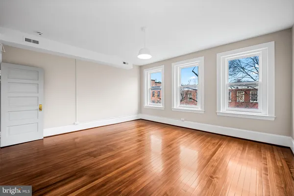 $2,300 | 1202 Bolton Street, Unit 3, Baltimore, MD 21217