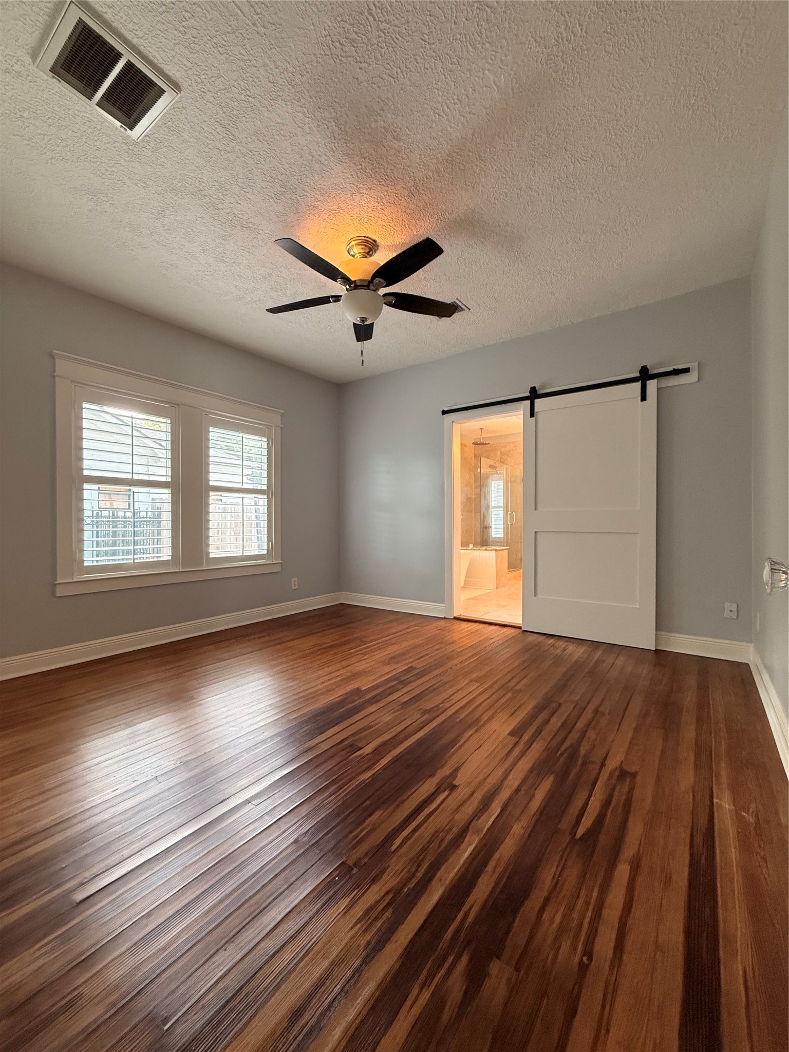1120 Winston Street Houston, TX 77009 - Photo 22 of 32 Primary bedroom