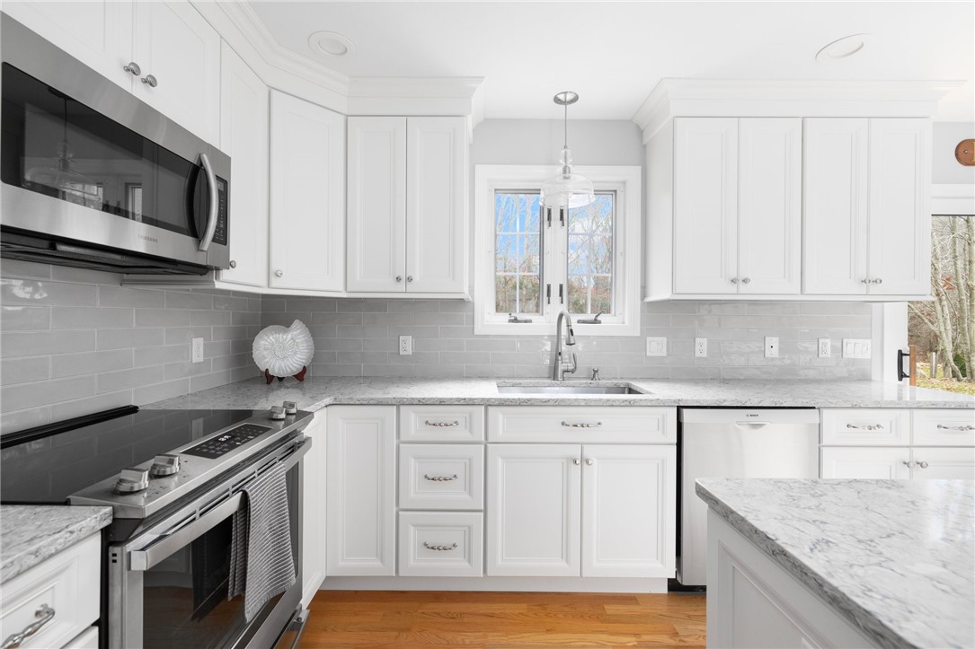 660 Chestnut Hill Road South Kingstown, RI 02879 - Photo 10 of 44