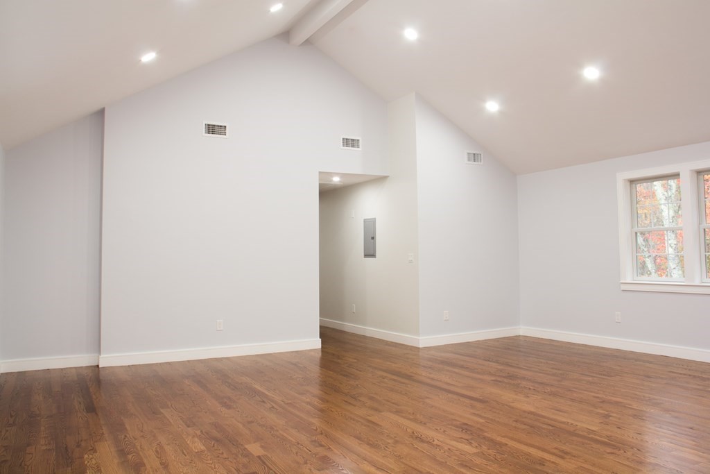83 Hanover Street Hanover, MA 02339 - Photo 3 of 13 Gallery Image 3