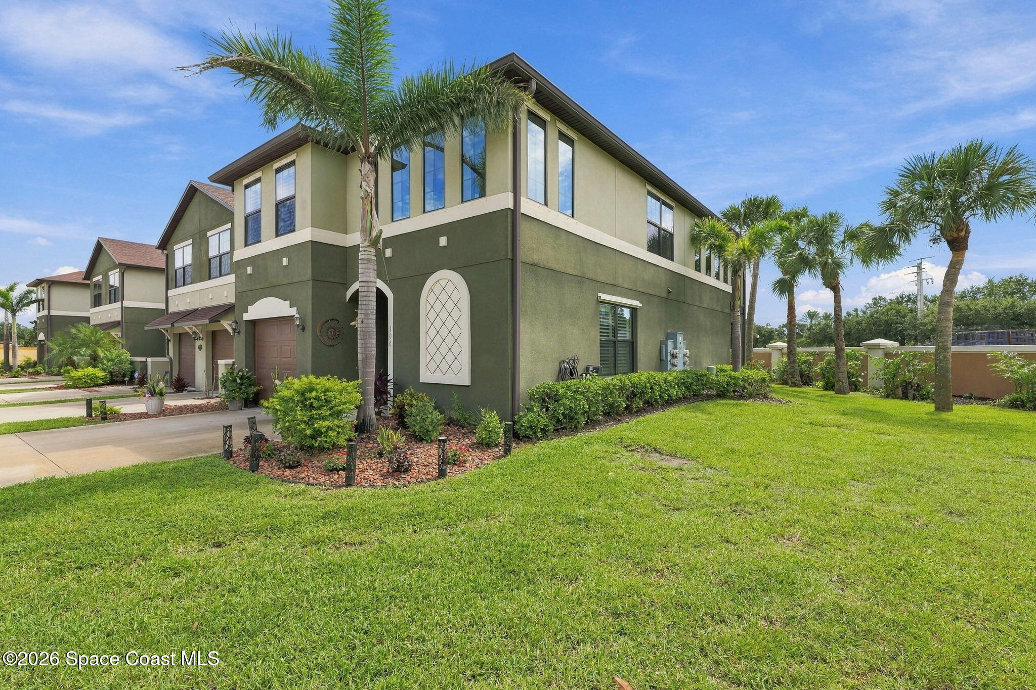 1315 Lara Circle, Unit 106 Rockledge, FL 32955 - Photo 5 of 42 Huge side yard