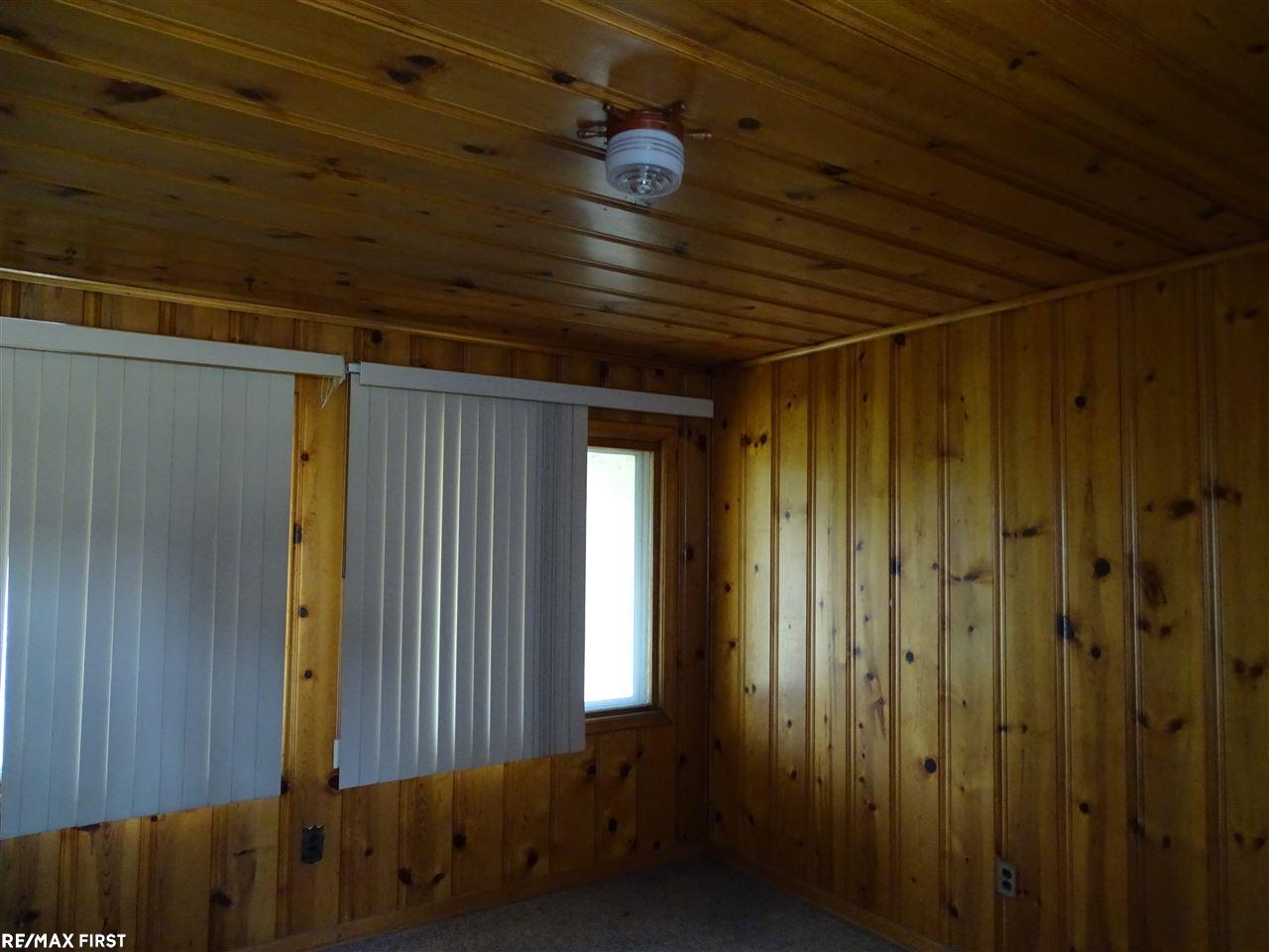 32295 Ruehle Avenue Warren, MI 48093 - Photo 16 of 27 31329000-15.JPG