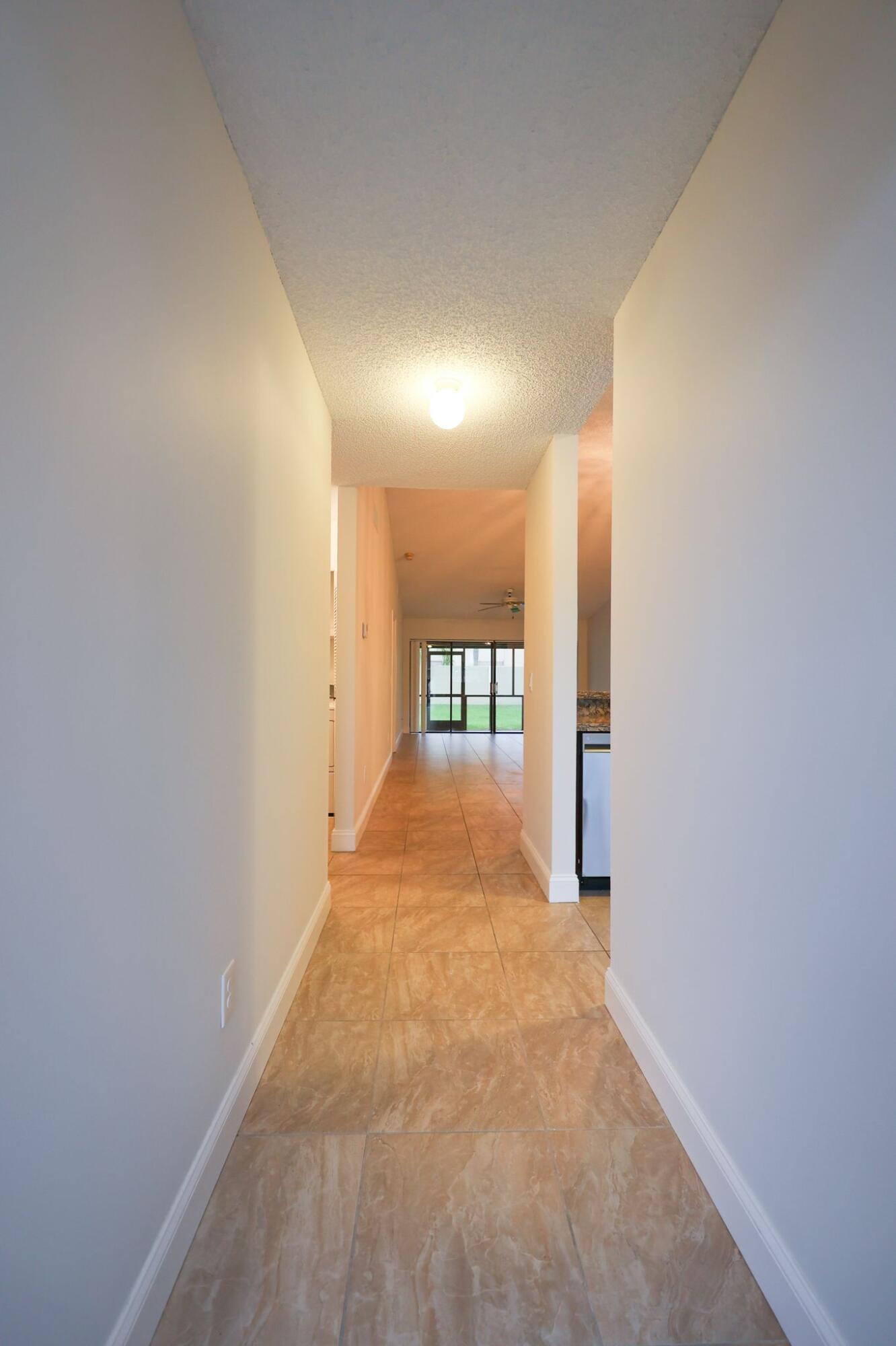 10127 Boca Bend East, Unit B2 Boca Raton, FL 33428 - Photo 14 of 39 323d1800-3670-46cd-94ad-1e0e4867245b