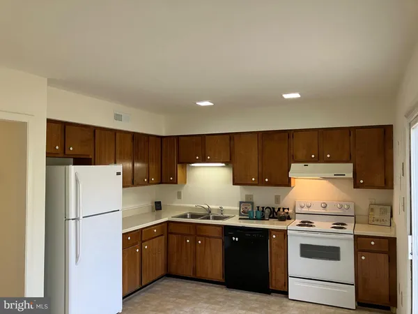 $219,500 | 158 Albemarle Drive, Williamsburg, VA 23185