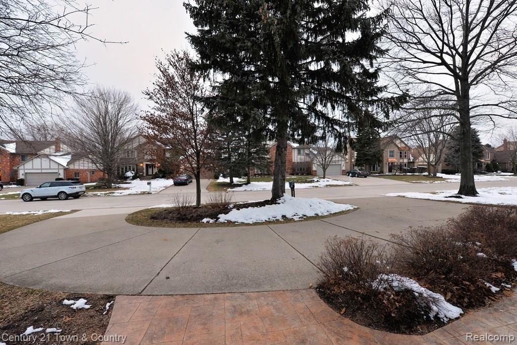 372 Shellbourne Drive Rochester Hills, MI 48309 - Photo 43 of 45