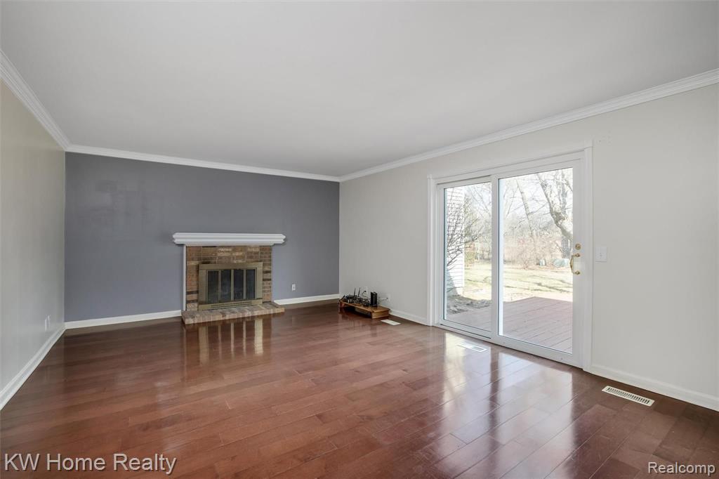 35690 Fredericksburg Road Farmington Hills, MI 48331 - Photo 2 of 25