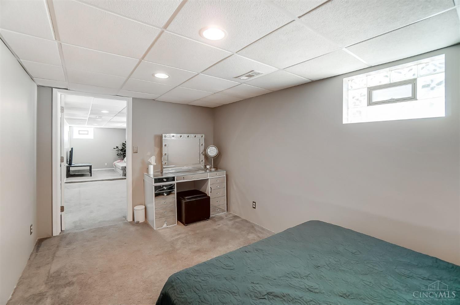 3619 Madison Road Cincinnati, OH 45209 - Photo 29 of 40