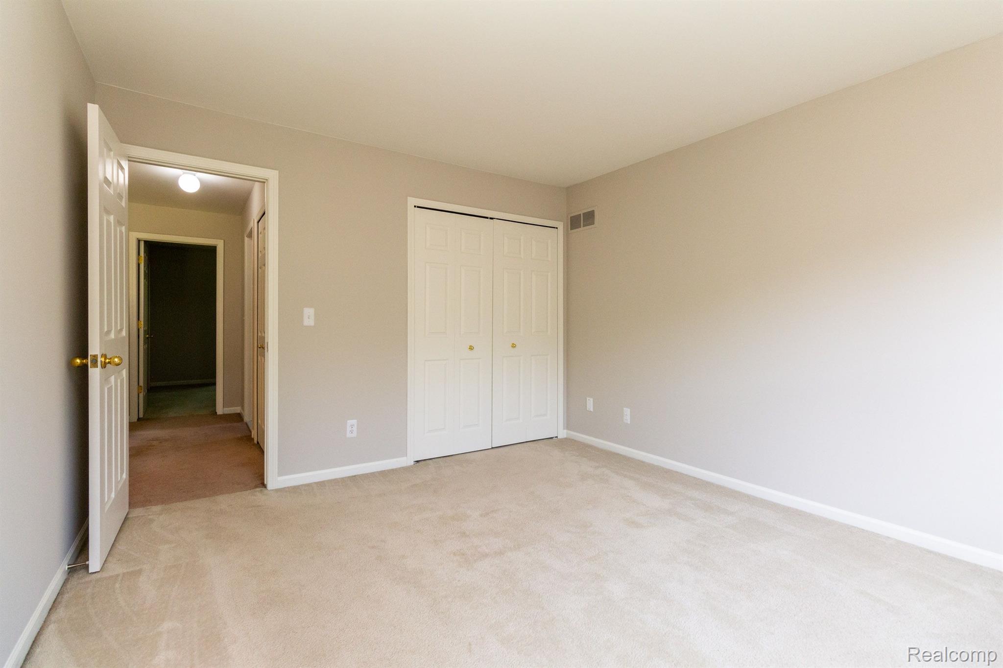 703 Lake Ridge Road Rochester, MI 48307 - Photo 40 of 57 Gallery Image 40